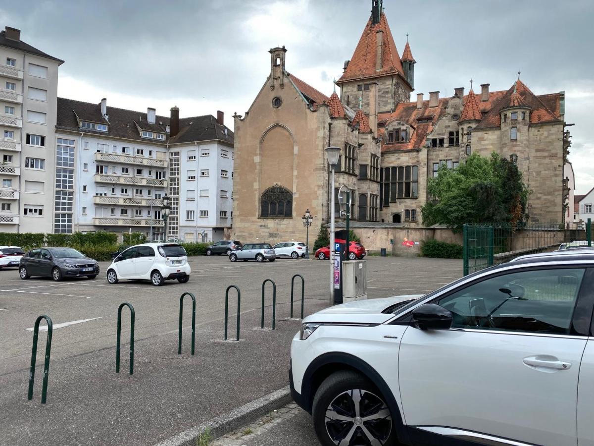 Logement De Charme Dans Un Monument Historique Date De 1544, Au Centre De Hagenau Exterior foto