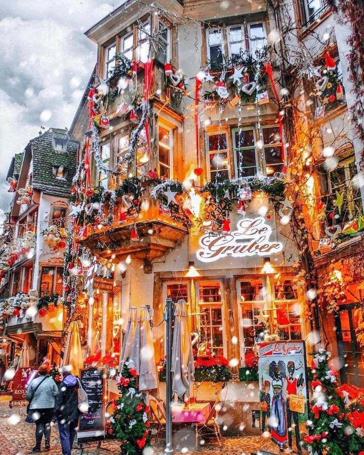 Logement De Charme Dans Un Monument Historique Date De 1544, Au Centre De Hagenau Exterior foto